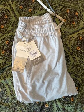Vuori Ponto Performance Joggers – Gray Platinum Heather – Men’s Small (NWT)